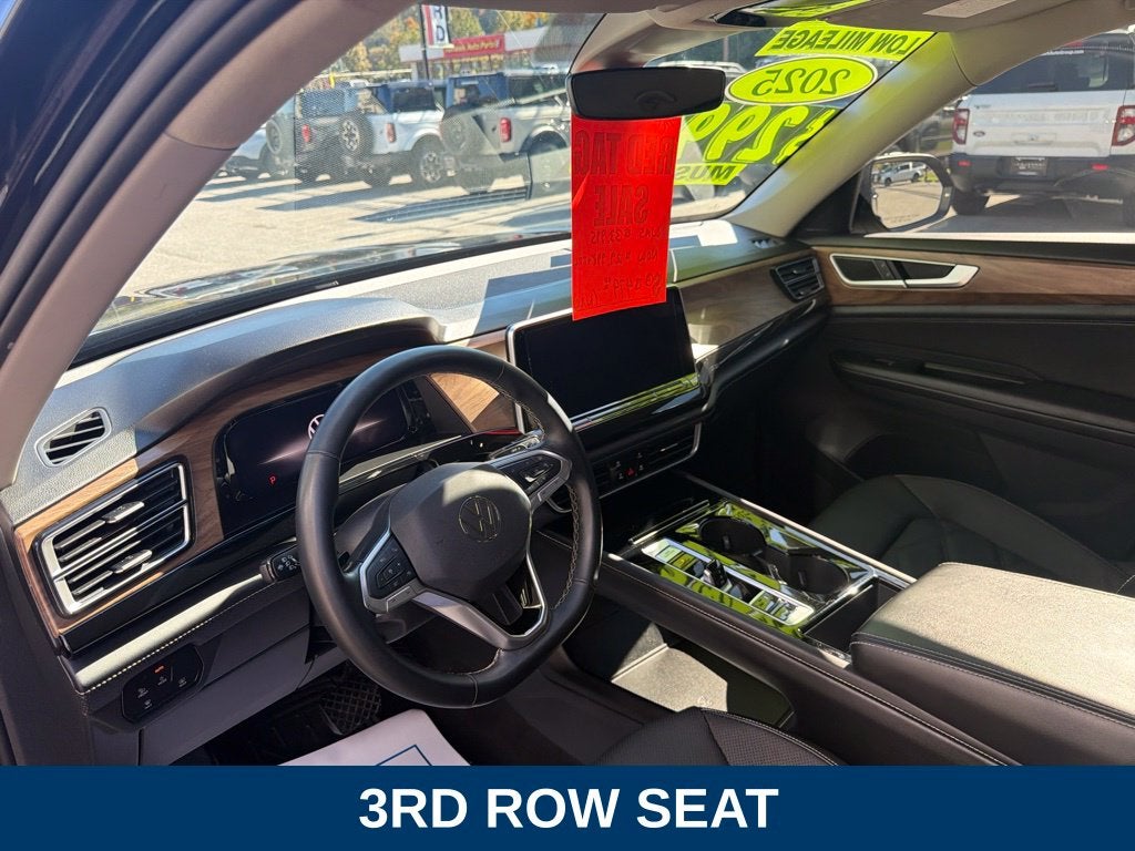 2025 Volkswagen Atlas 2.0T SE w/Technology