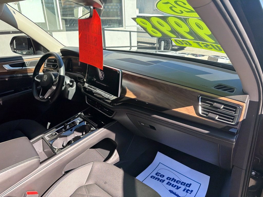 2025 Volkswagen Atlas 2.0T SE w/Technology