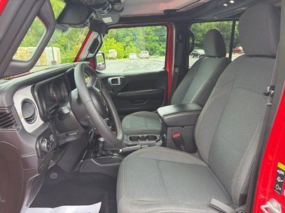 2025 Jeep Wrangler 4-Door Sahara 4x4
