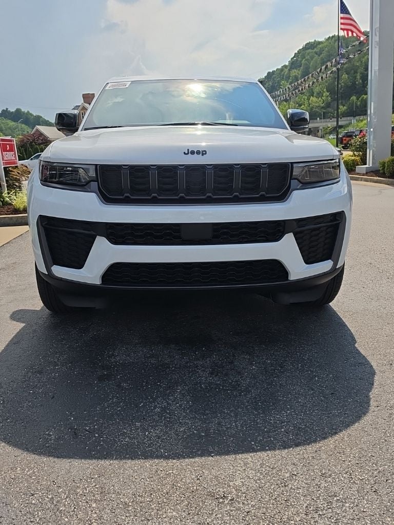 2026 Jeep Grand Cherokee GRAND CHEROKEE LAREDO ALTITUDE 4X4