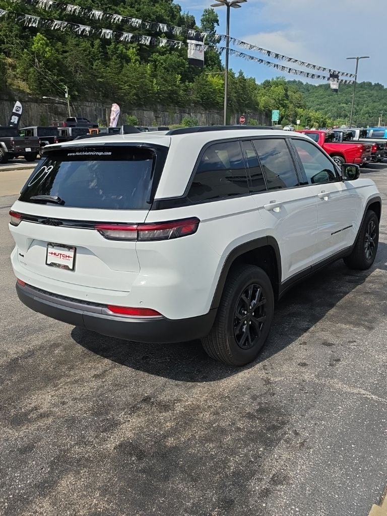 2026 Jeep Grand Cherokee GRAND CHEROKEE LAREDO ALTITUDE 4X4
