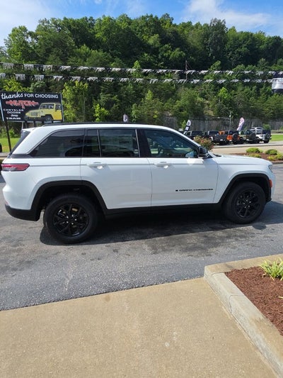2026 Jeep Grand Cherokee GRAND CHEROKEE LAREDO ALTITUDE 4X4