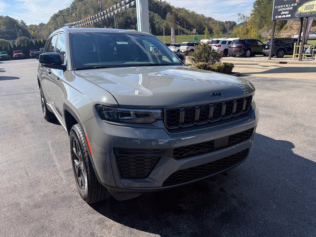 2027 Jeep Grand Cherokee GRAND CHEROKEE L LAREDO ALTITUDE 4X4