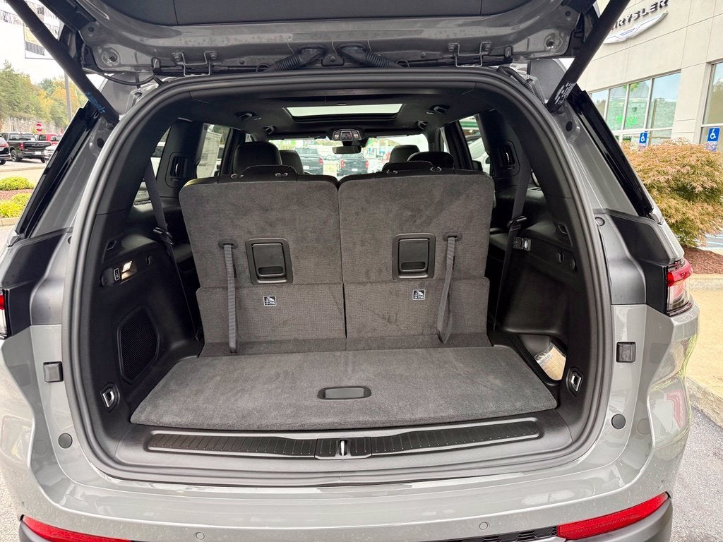 2027 Jeep Grand Cherokee GRAND CHEROKEE L LIMITED 4X4