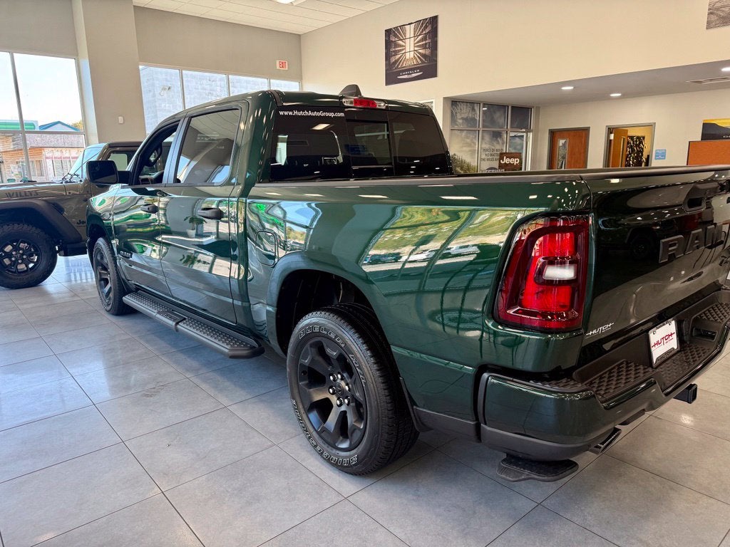 2027 RAM Ram 1500 RAM 1500 EXPRESS CREW CAB 4X4 5'7' BOX