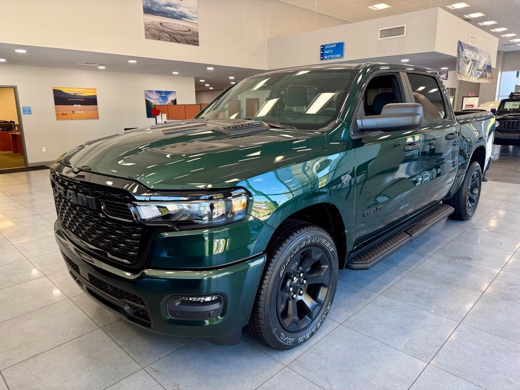 2027 RAM Ram 1500 RAM 1500 EXPRESS CREW CAB 4X4 5'7' BOX