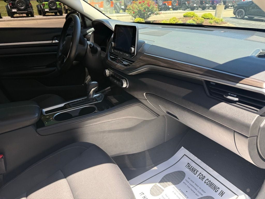 2023 Nissan Altima SV FWD