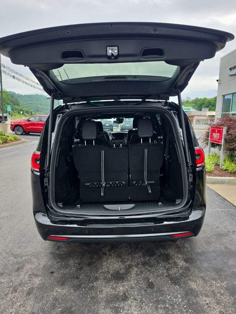 2027 Chrysler Pacifica PACIFICA LIMITED AWD