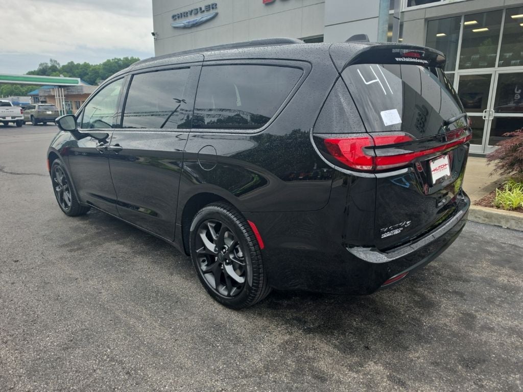 2027 Chrysler Pacifica PACIFICA LIMITED AWD