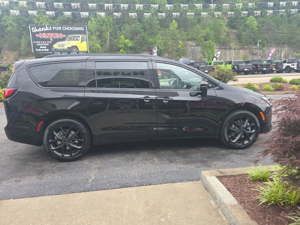 2027 Chrysler Pacifica PACIFICA LIMITED AWD