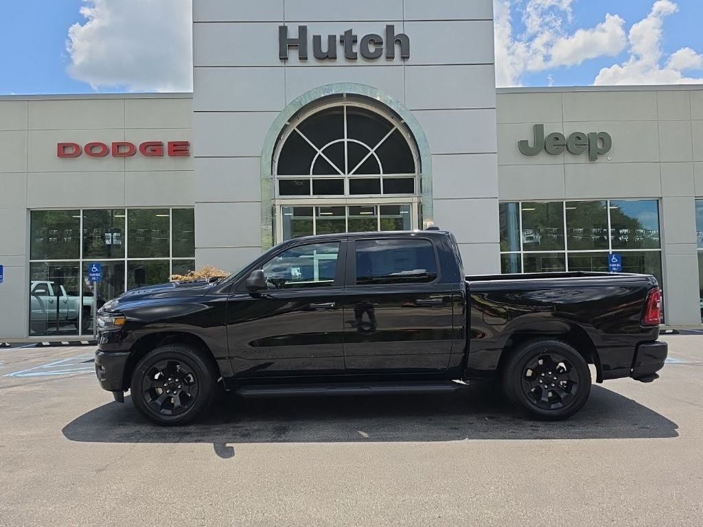 2026 RAM 1500 RAM 1500 EXPRESS CREW CAB 4X4 5'7' BOX