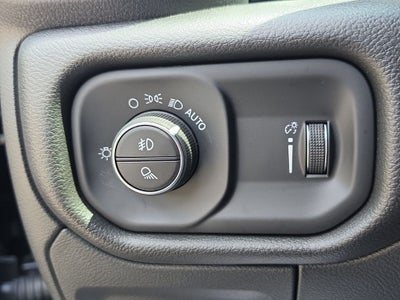 2026 RAM 1500 RAM 1500 EXPRESS CREW CAB 4X4 5'7' BOX