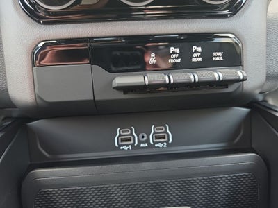 2026 RAM 1500 RAM 1500 EXPRESS CREW CAB 4X4 5'7' BOX