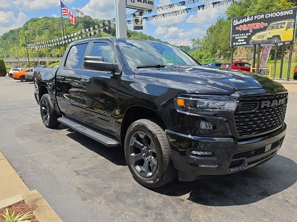 2026 RAM 1500 RAM 1500 EXPRESS CREW CAB 4X4 5'7' BOX