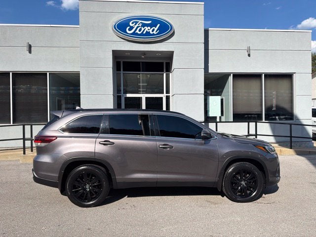 2019 Toyota Highlander SE