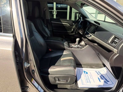 2019 Toyota Highlander SE