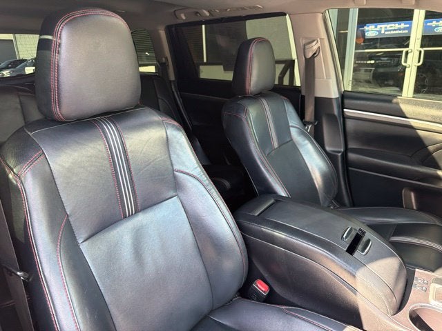 2019 Toyota Highlander SE