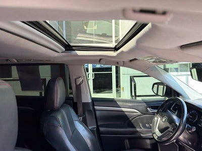 2019 Toyota Highlander SE