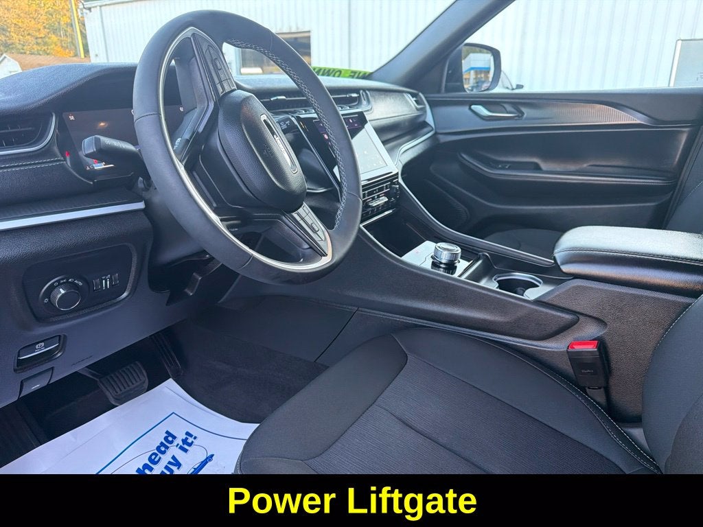 2025 Jeep Grand Cherokee L Laredo