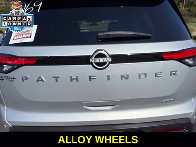 2025 Nissan Pathfinder SV