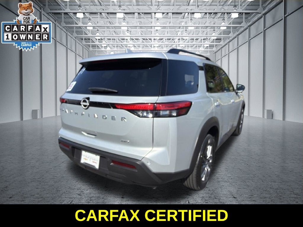 2025 Nissan Pathfinder SV