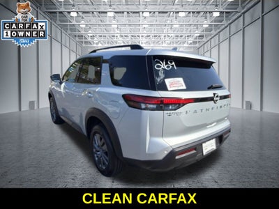 2025 Nissan Pathfinder SV