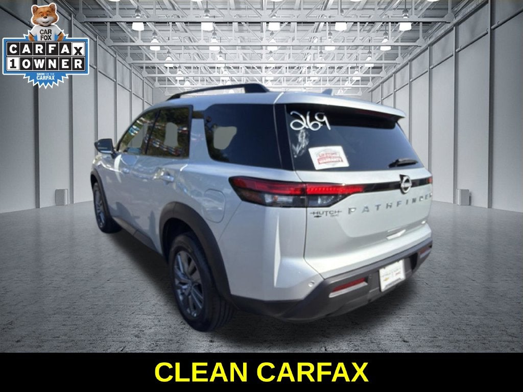 2025 Nissan Pathfinder SV