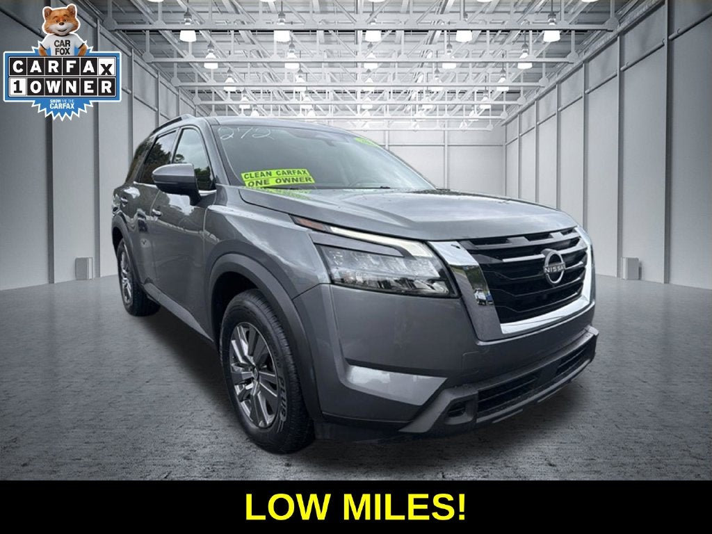 2025 Nissan Pathfinder SV