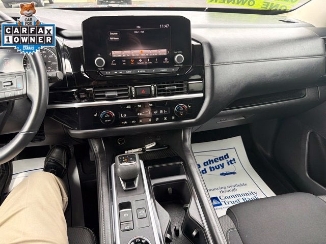 2025 Nissan Pathfinder SV