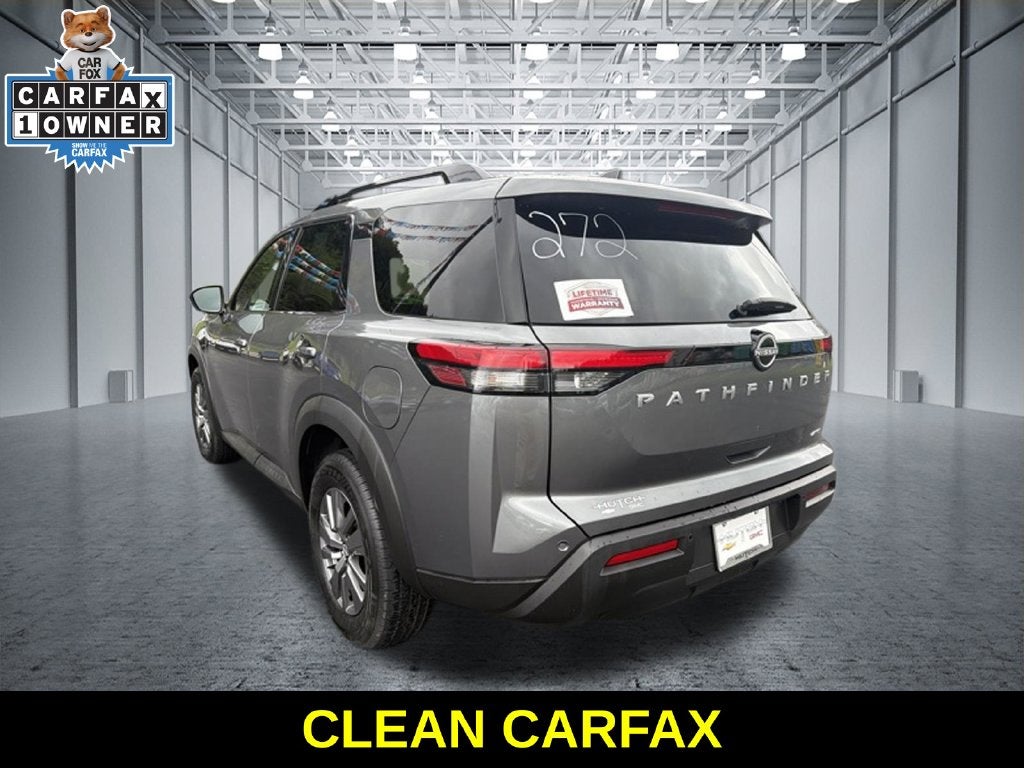 2025 Nissan Pathfinder SV